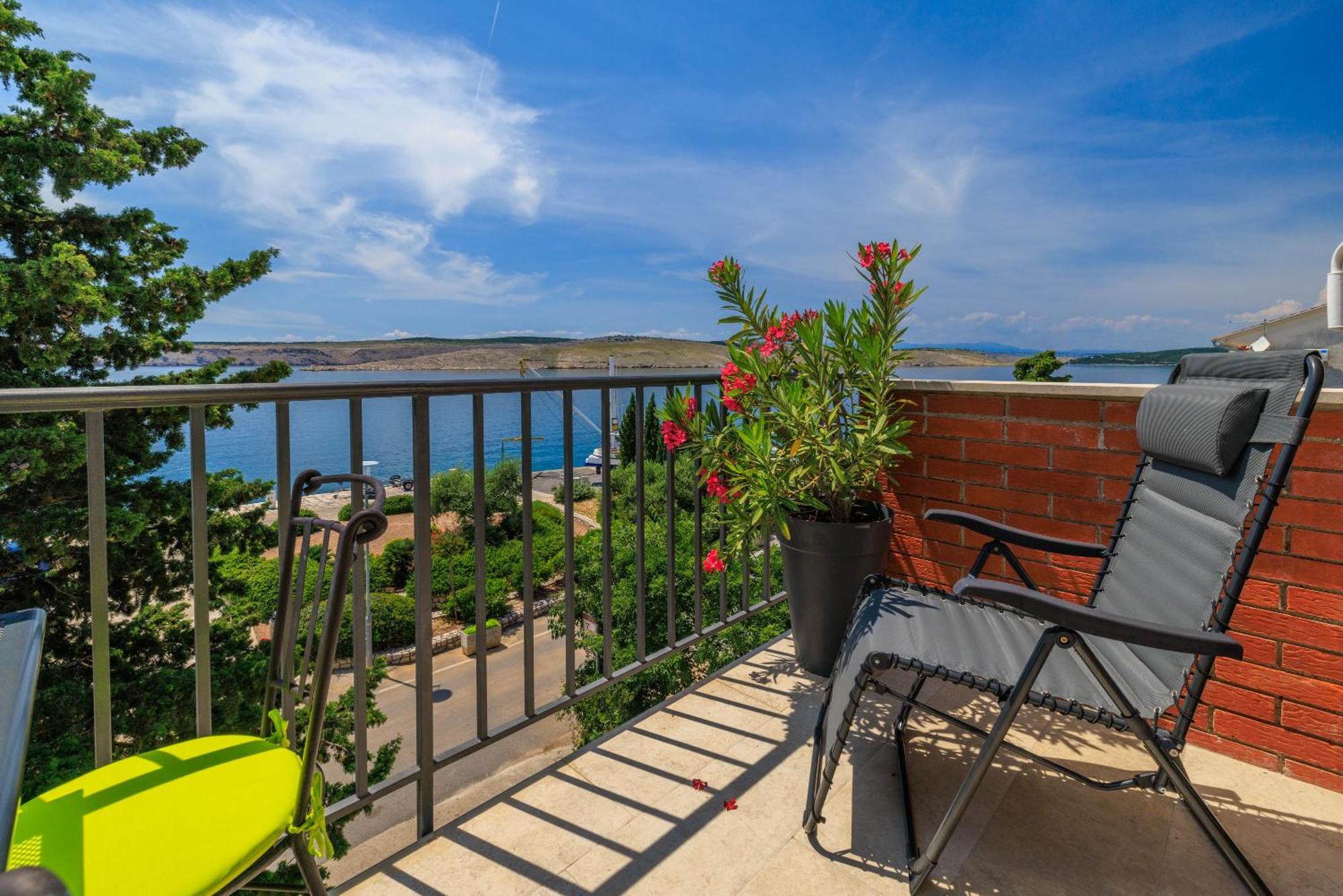 Apartmani Viktorija Jadranovo Extérieur photo