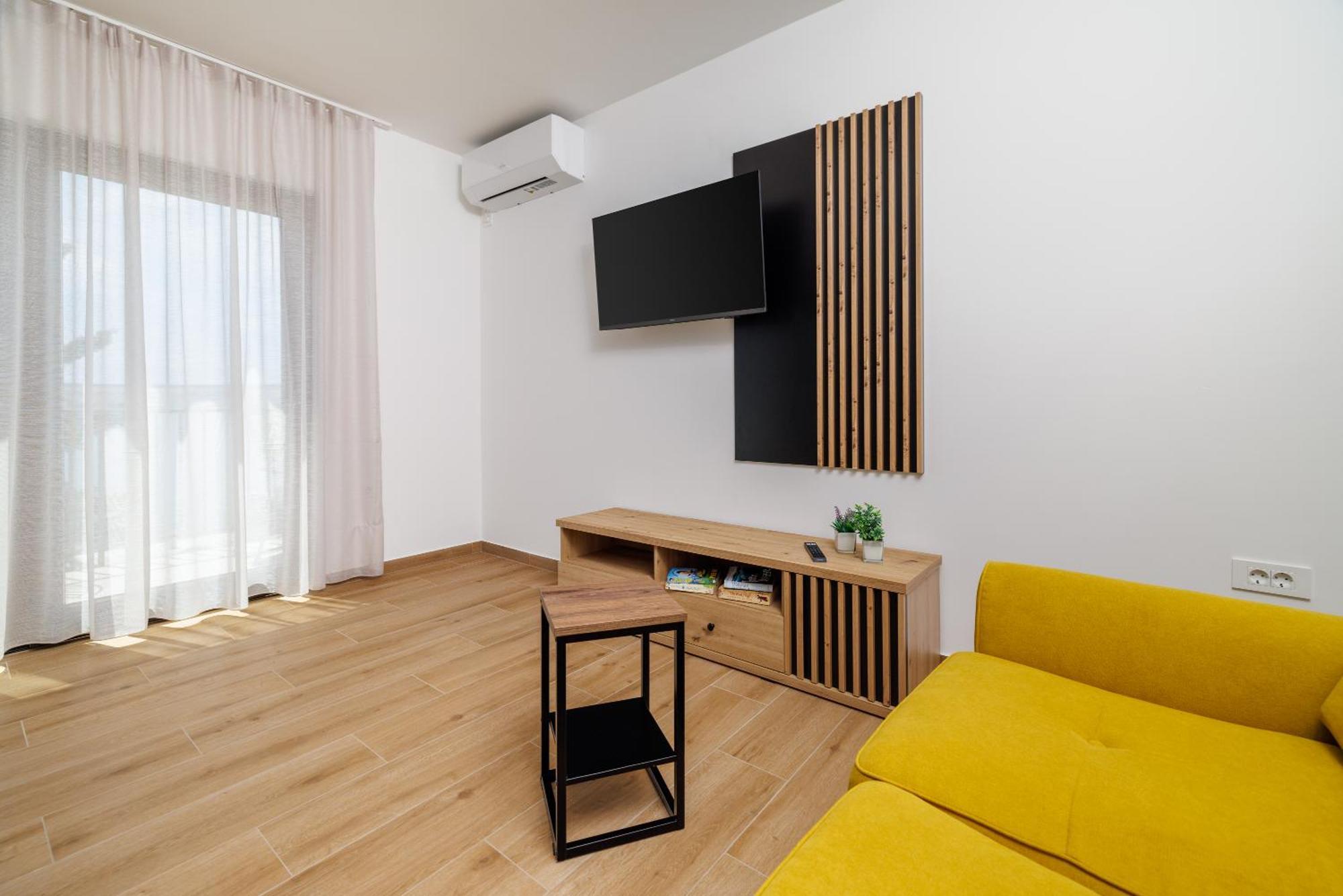 Apartmani Viktorija Jadranovo Extérieur photo