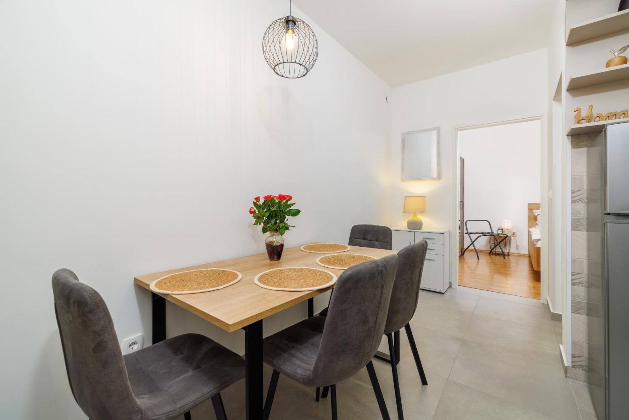 Apartmani Viktorija Jadranovo Extérieur photo