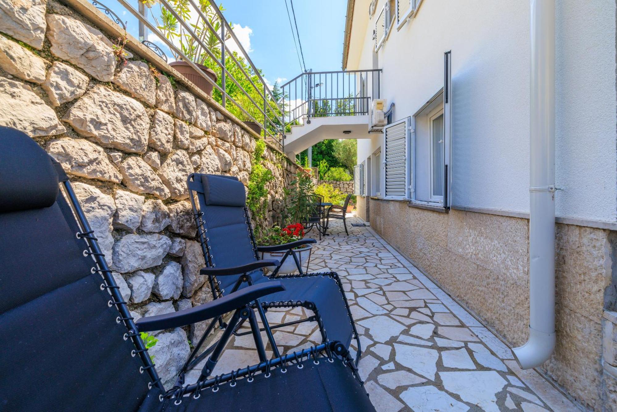 Apartmani Viktorija Jadranovo Extérieur photo