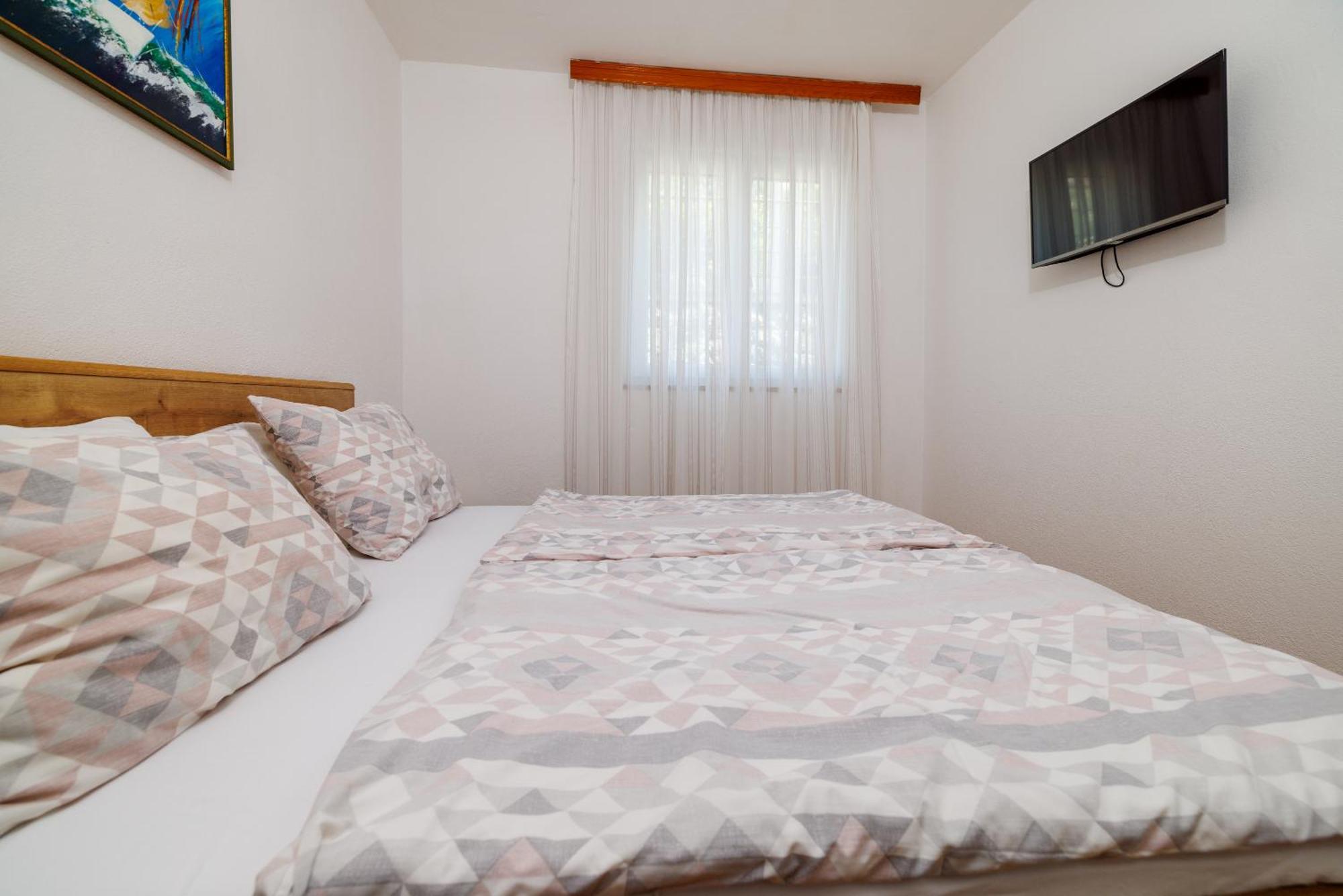Apartmani Viktorija Jadranovo Extérieur photo