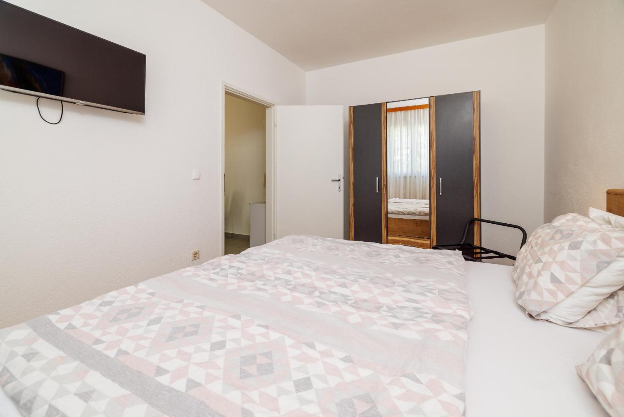 Apartmani Viktorija Jadranovo Extérieur photo