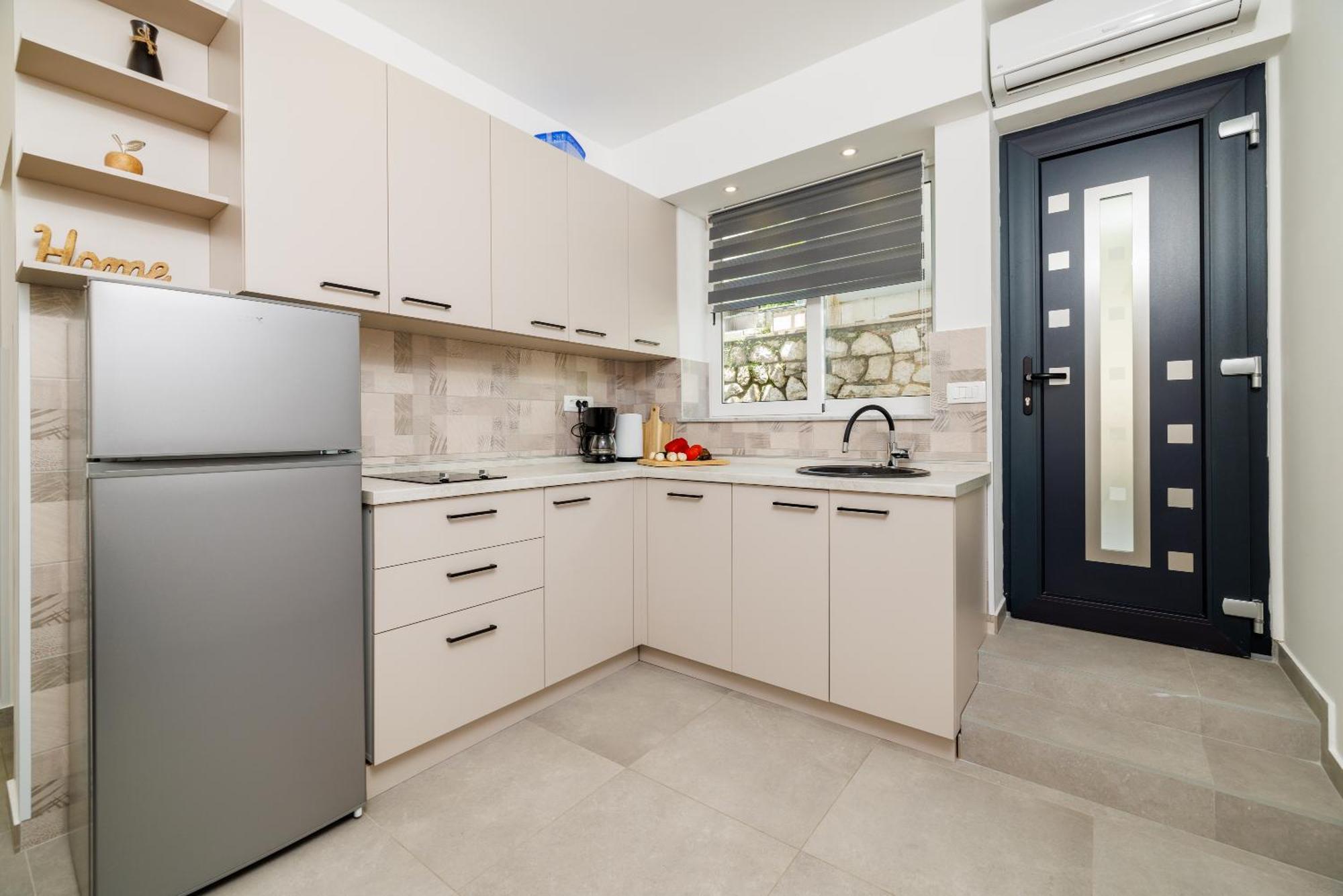Apartmani Viktorija Jadranovo Extérieur photo
