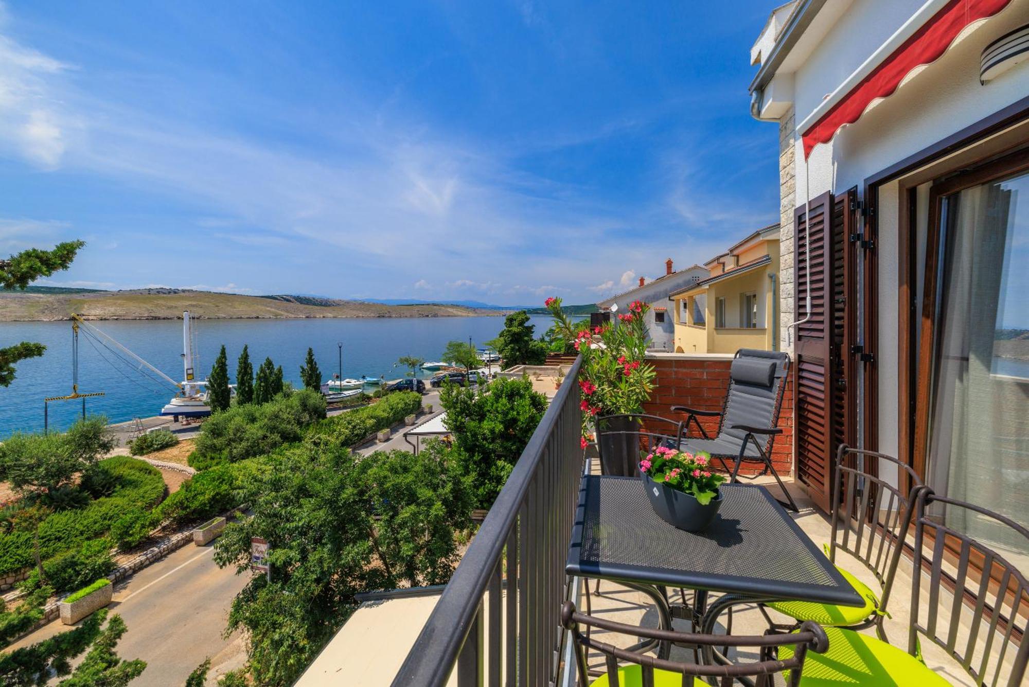 Apartmani Viktorija Jadranovo Extérieur photo